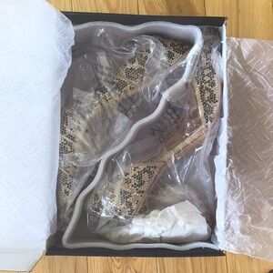 INC Kenjay d’Orsay Pumps